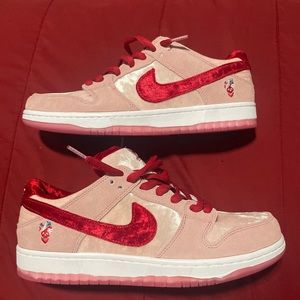 Nike Dunk Strange Love